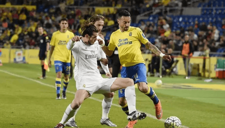 4年2.75亿，浓眉哥目标明确！美媒建议老鹰4换1交易割爱状元郎