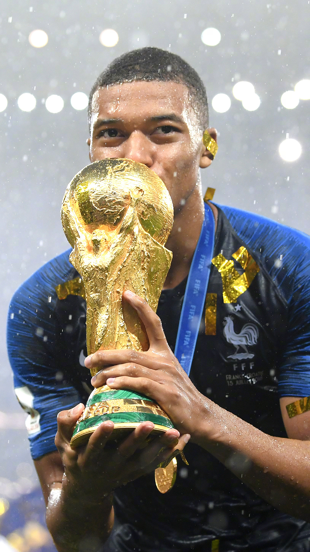 不是偶然是实力！广东工贸六度捧杯省大学生足球赛